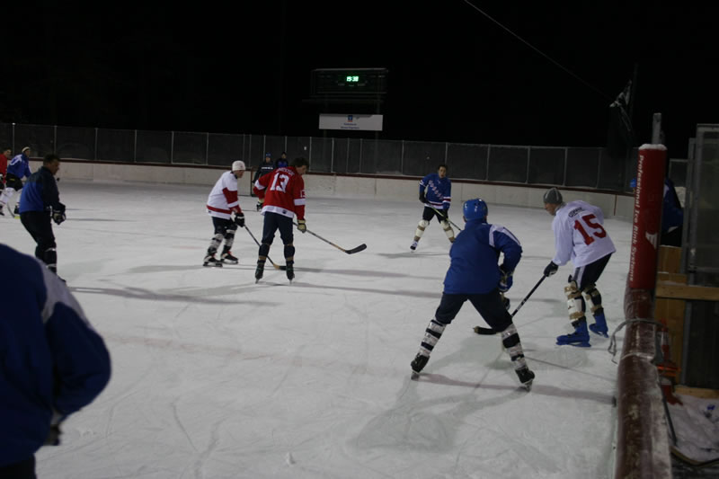 gal/Eishockeyspiel in Toblach/2008-02-02 SVR Eishockey 058.jpg